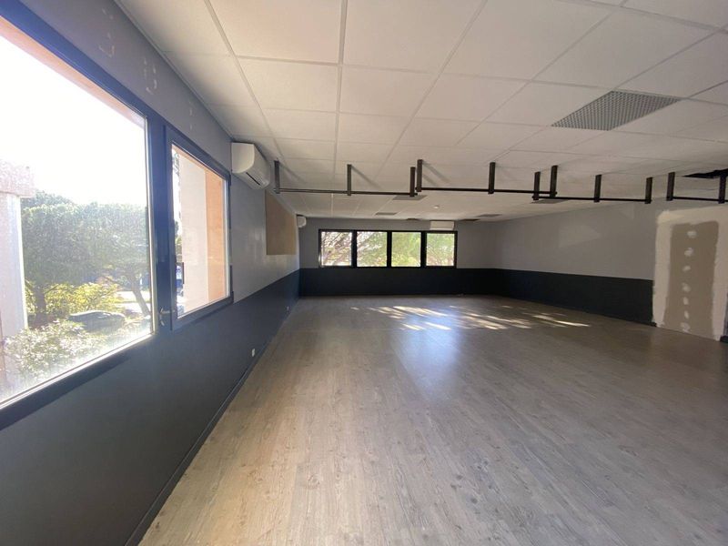 bureaux lumineux à louer vitrolles13127