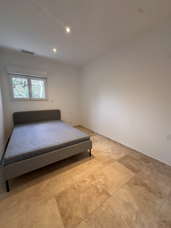 louer un apparteent T3 meublé à ventabren dans un cadre verdoyant en rez de chaussée