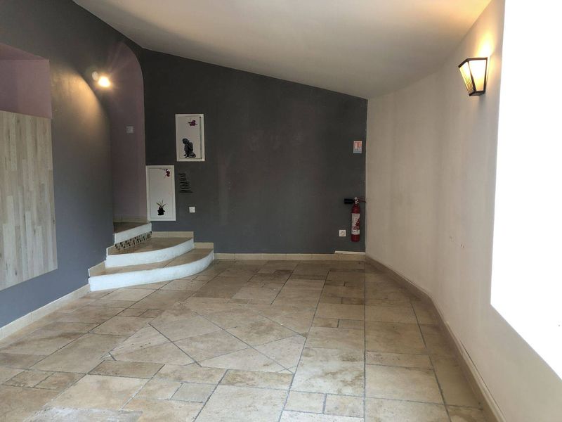 local accessible PMR location velaux 13