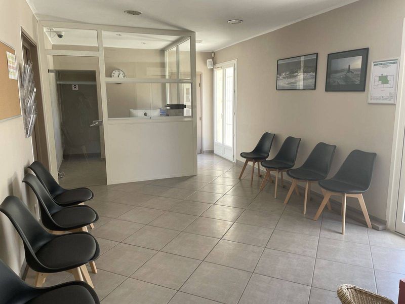 louer un cabinet médical climatisé avec salle d'attente velaux