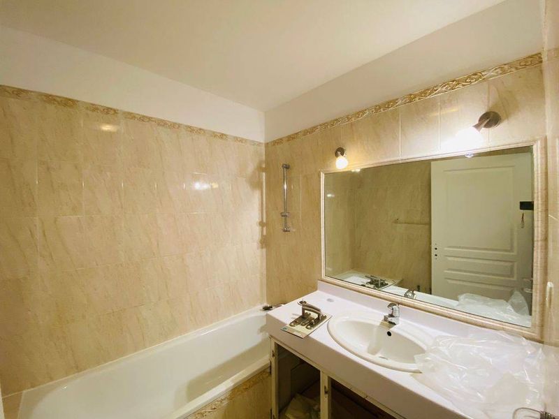 dans résidence calme appartement T3 à louer 13320 garage et parking