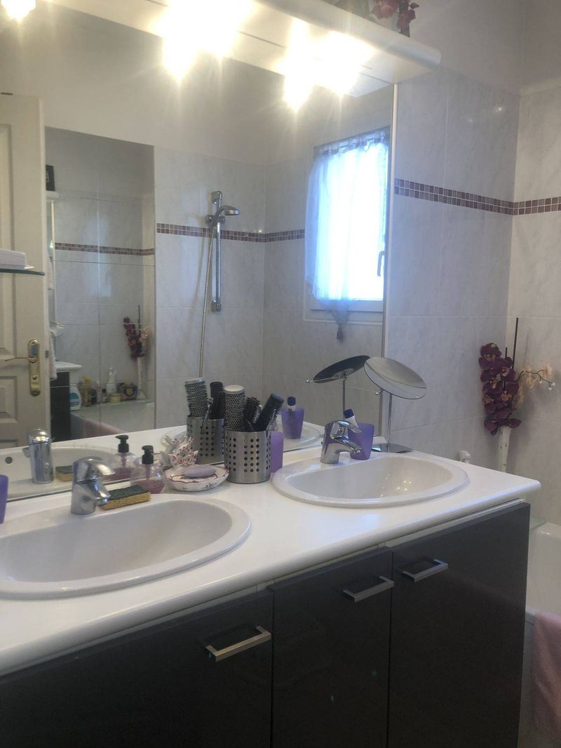 velaux à vendre maison 3 chambres un bureau une sdb 2 douches garage 13880 type 4