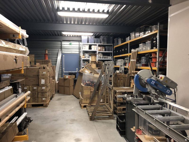 Immeuble  velaux  parc d'activités de la verdière excellent état