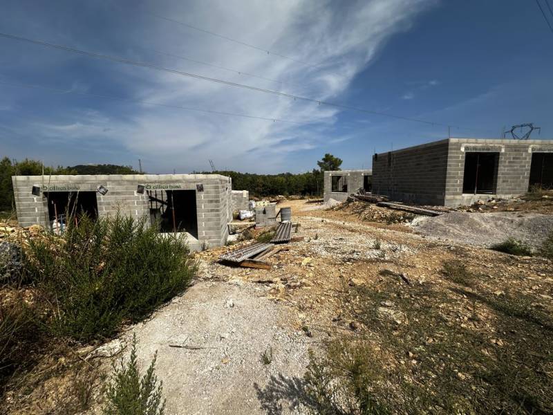 maison neuve RT 2012 quartier de la verrerie ROCBARON village du var maison T4